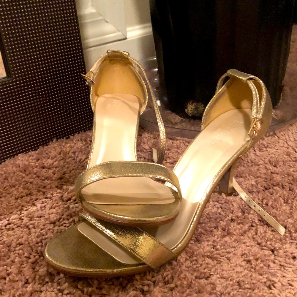 💕3/$15 David’s Bridal Gold Sandal Heel